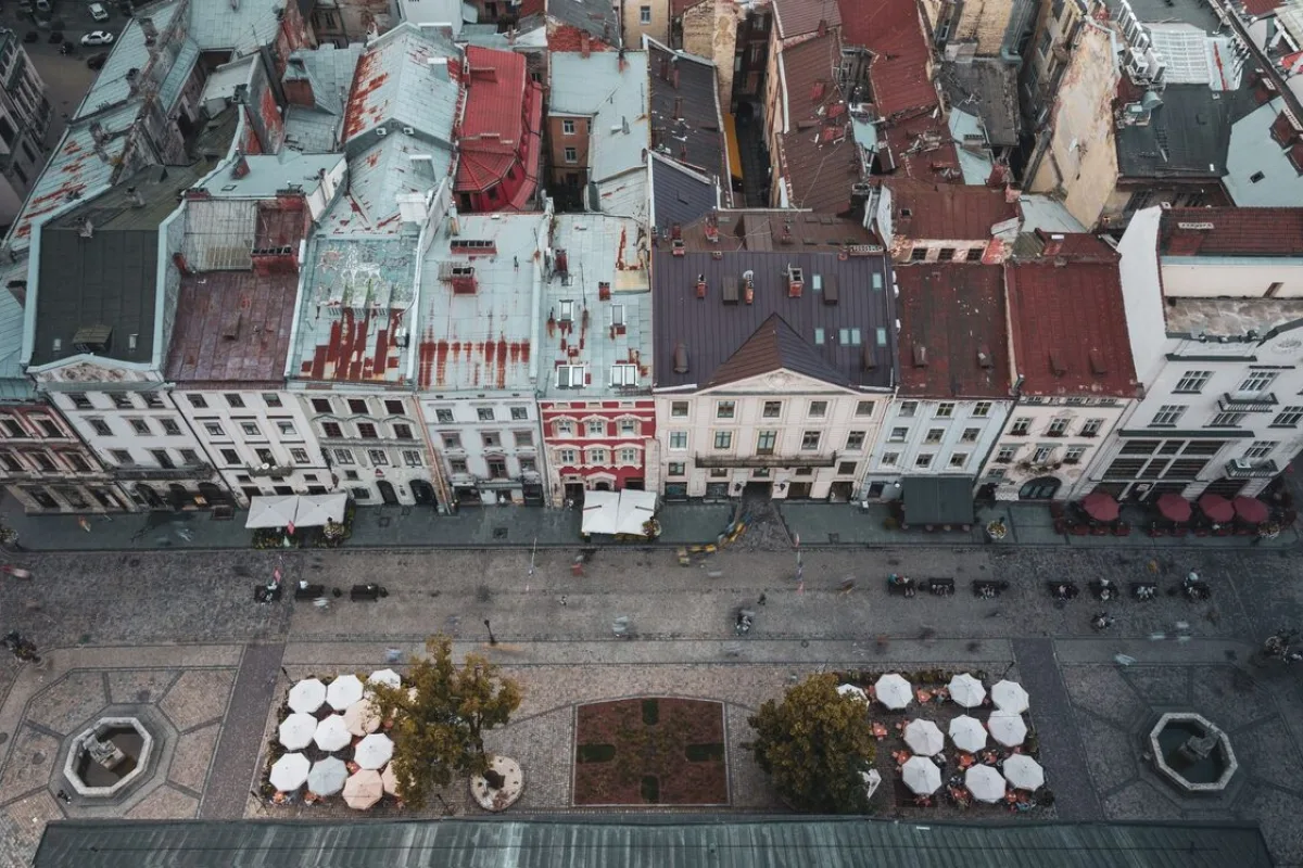 Rynek miejski widziany z lotu ptaka