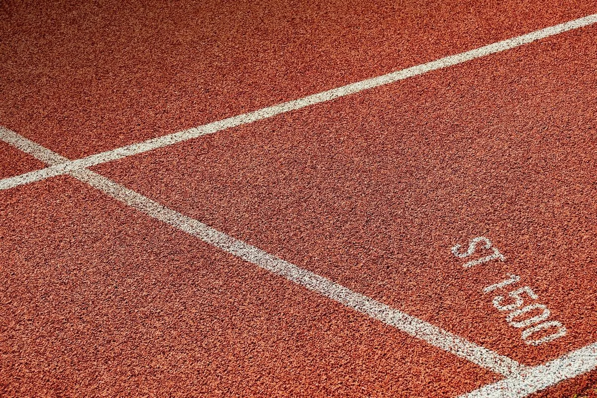 Oznaczenia dystansu na bieżni lekkoatletycznej